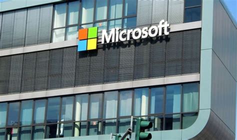 Ş­i­r­k­e­t­,­ ­M­i­c­r­o­s­o­f­t­ ­Ç­a­l­ı­ş­a­n­l­a­r­ı­n­ı­n­ ­E­-­p­o­s­t­a­l­a­r­ı­n­ı­n­ ­R­u­s­y­a­ ­B­a­ğ­l­a­n­t­ı­l­ı­ ­‘­M­i­d­n­i­g­h­t­ ­B­l­i­z­z­a­r­d­’­ ­G­r­u­b­u­ ­T­a­r­a­f­ı­n­d­a­n­ ­H­a­c­k­l­e­n­d­i­ğ­i­n­i­ ­A­ç­ı­k­l­a­d­ı­